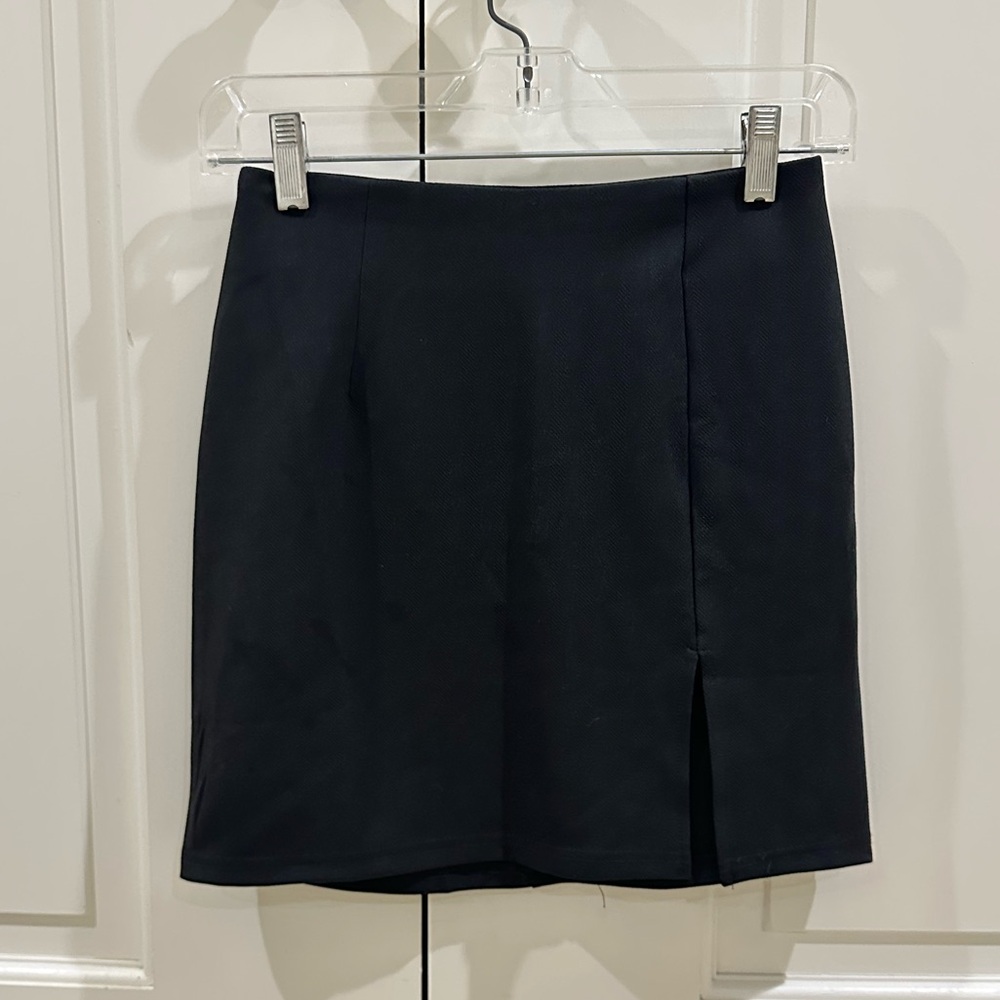 Chic Black Mini Skirt